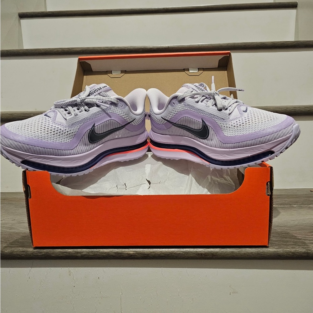 Nike Women's Lavender Athletic Shoes